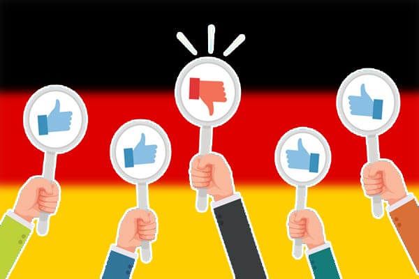 E-commerce: Over 50% of all online German shoppers use reviews to help them before they buy